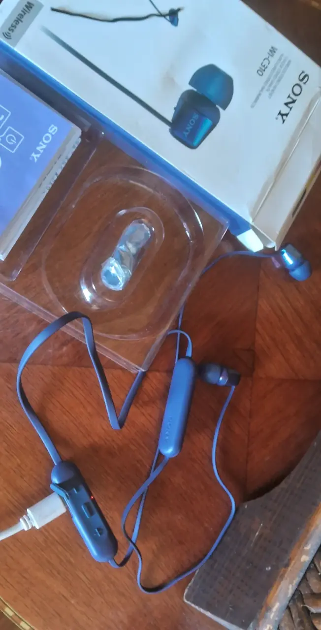 Audífonos Bluetooth Sony WI-C310 con micrófono - 2