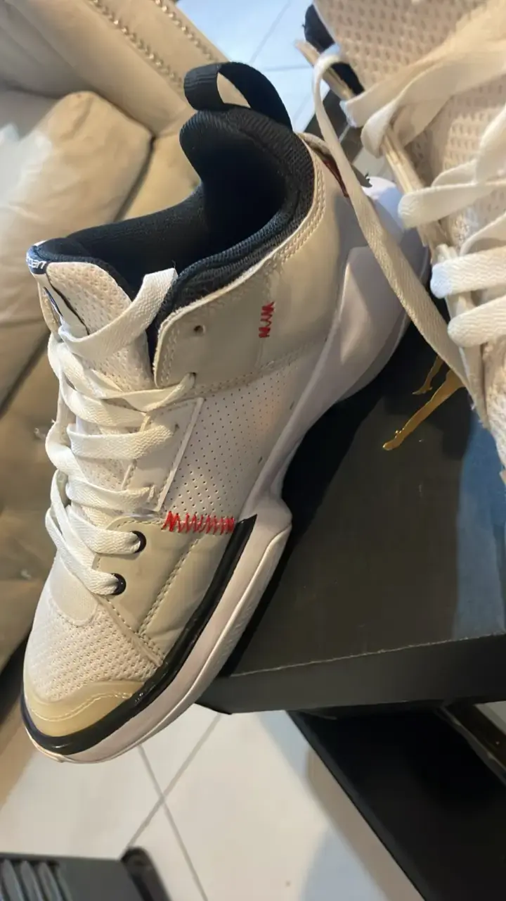 Zapatillas deportivas blancas con logo - 2