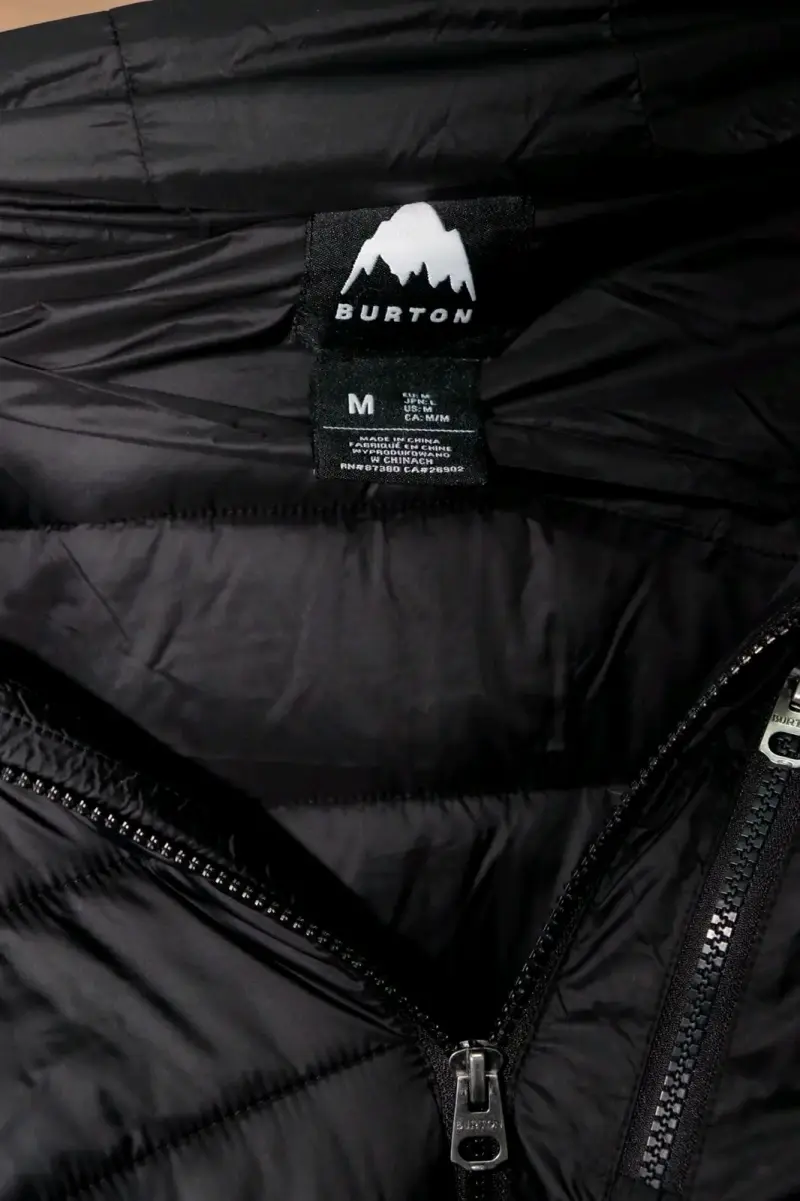 Chaqueta acolchada negra Burton con capucha - 3