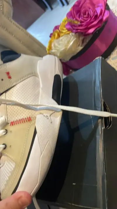 Zapatillas deportivas blancas con logo - miniatura 6