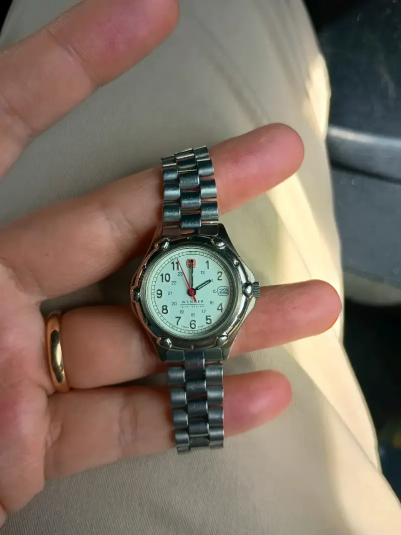 Reloj Wenger de acero inoxidable para mujer - 1