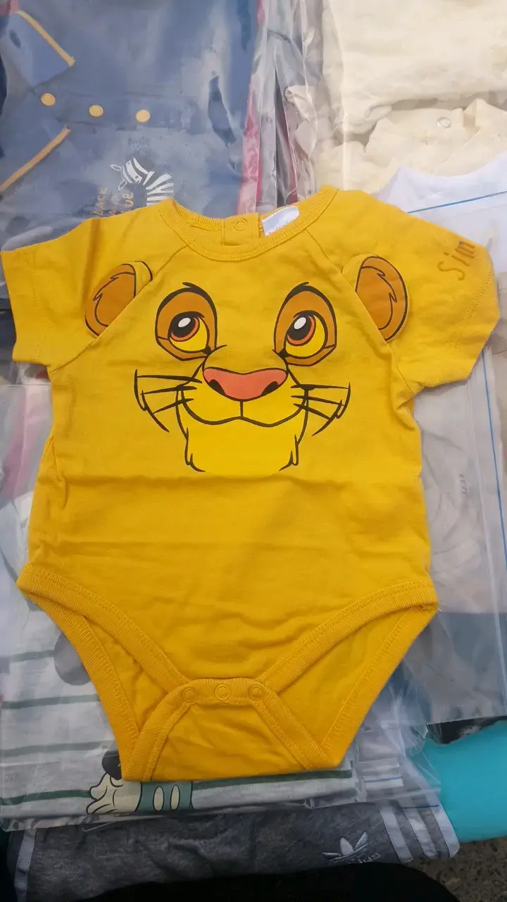 Set de Bodies para Bebé con Diseños de Simba y Mickey - 1