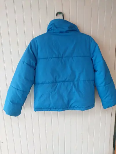 Chaqueta acolchada azul para invierno - miniatura 2