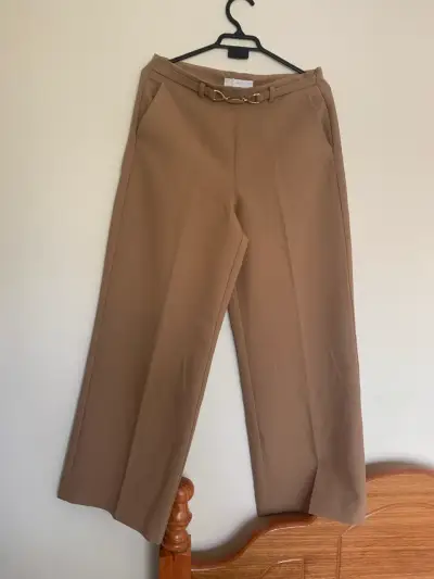 Pantalones beige con cinturón MNG talla 38 - miniatura 1