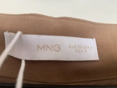 Pantalones beige con cinturón MNG talla 38 - miniatura 4