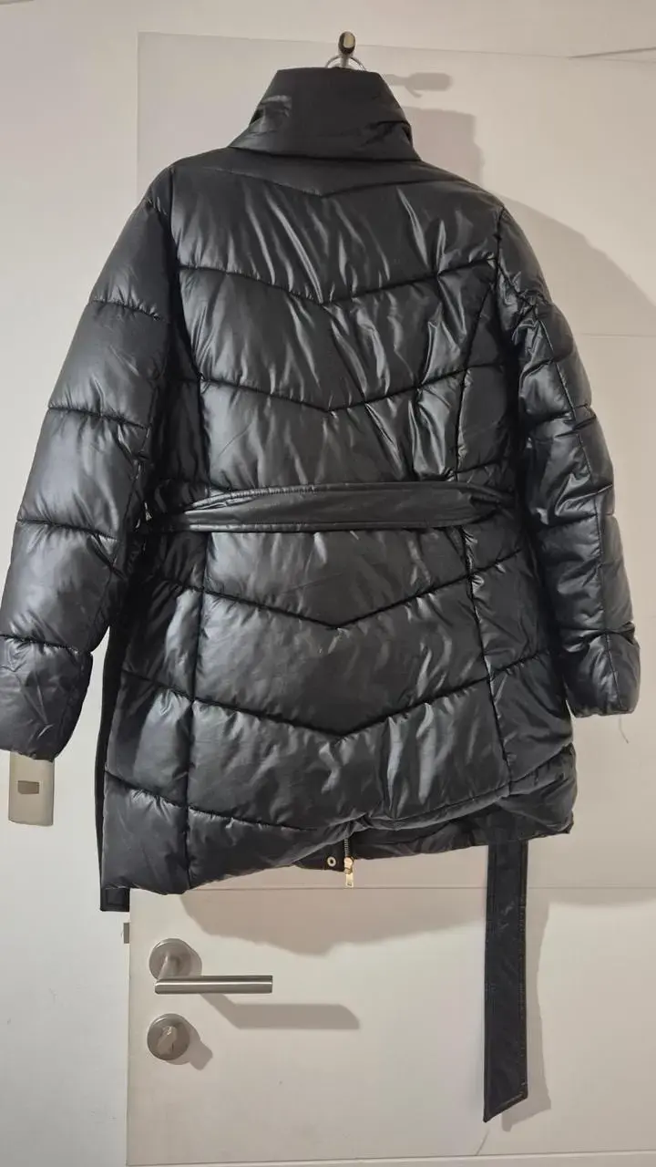 Parka negro con cinturón Liola - 3