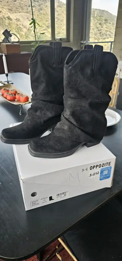 Botas negras de gamuza Opposite talla 39 - miniatura 1