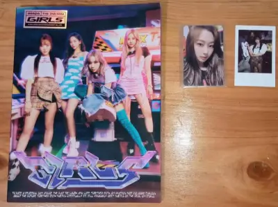 Álbum de Aespa Girls con póster y photocards - miniatura 1
