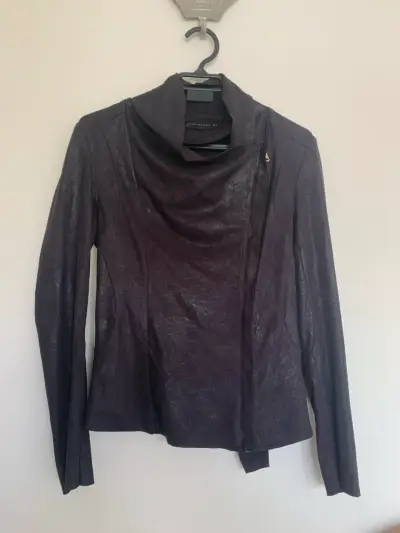 Chaqueta de cuero sintético Zara Woman morada - miniatura 1