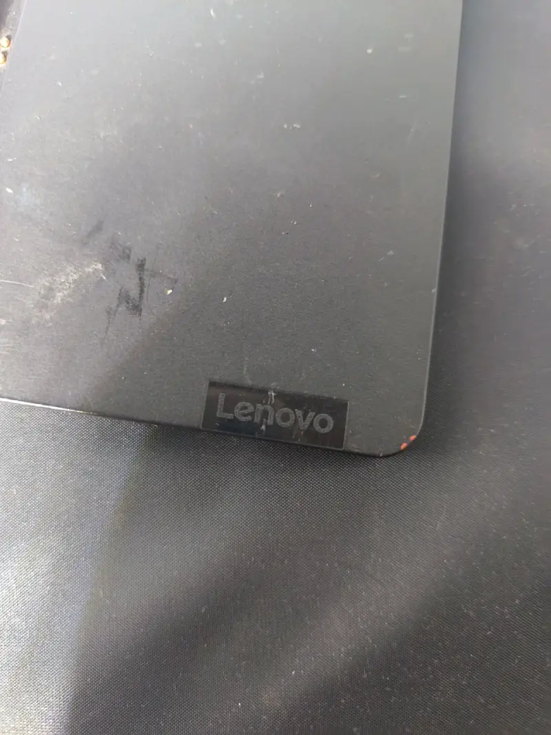 Tablet Lenovo con teclado y funda protectora - 4