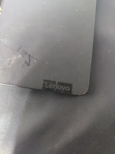 Tablet Lenovo con teclado y funda protectora - miniatura 4