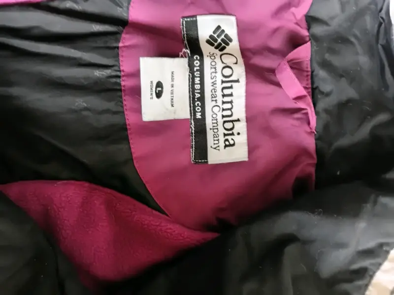 Chaqueta Columbia deportiva negra y morada - 3