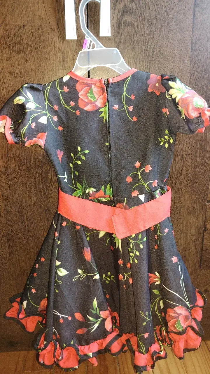 Vestido infantil floral con volantes - 3