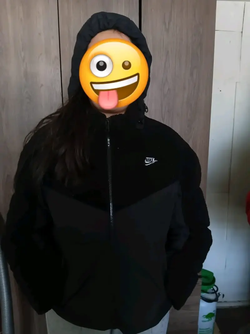 Chaqueta negra con capucha Nike Rplc para mujer - 1