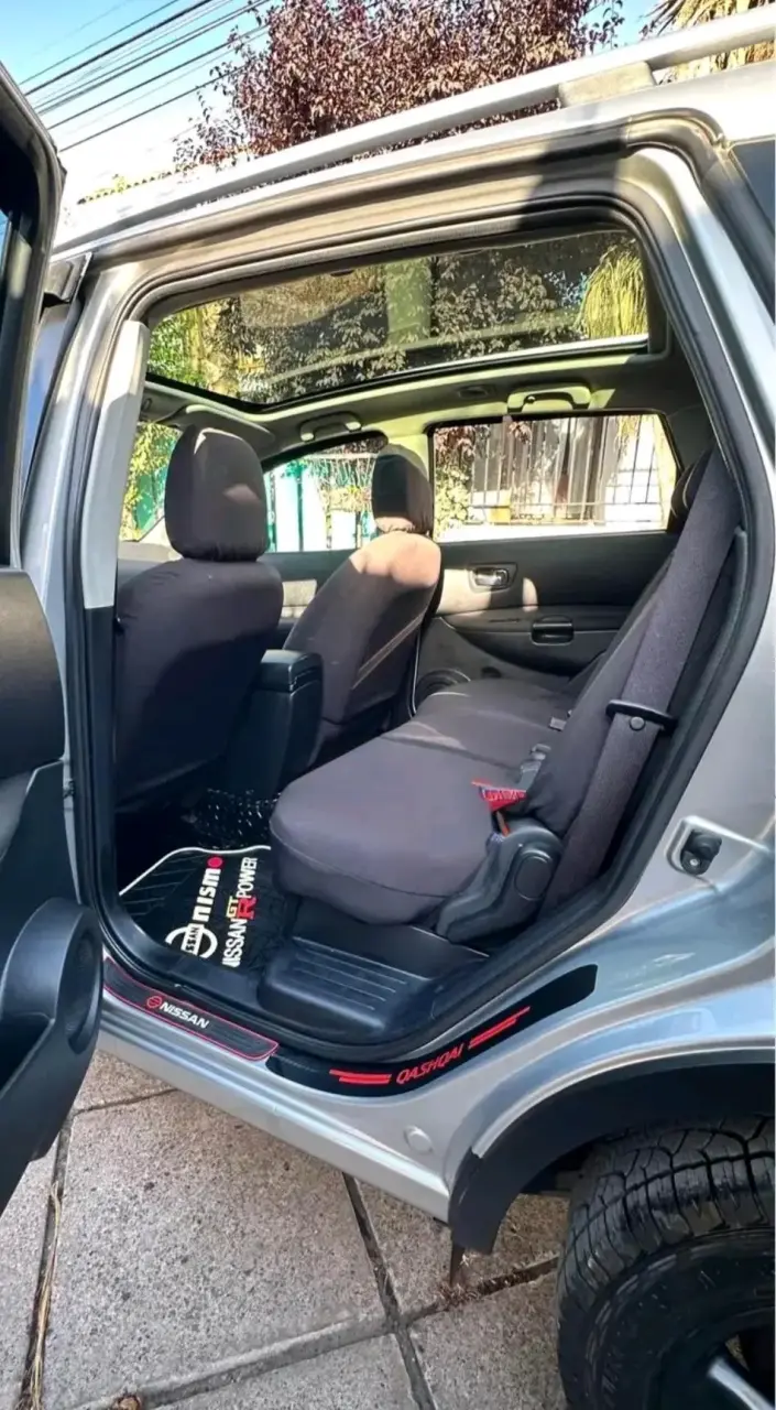 Nissan Qashqai SUV en buen estado - 2