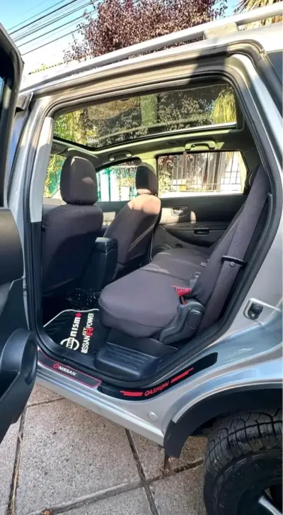 Nissan Qashqai SUV en buen estado - miniatura 2