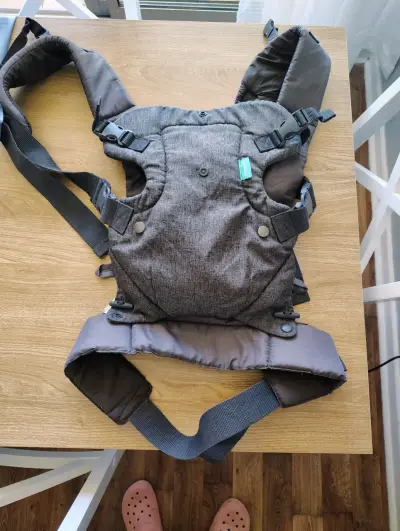 Mochila portabebés ergonómica gris 4 en 1 - miniatura 1