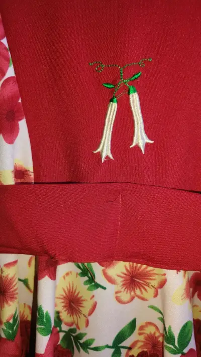 Vestido infantil floral rojo con volantes - miniatura 2