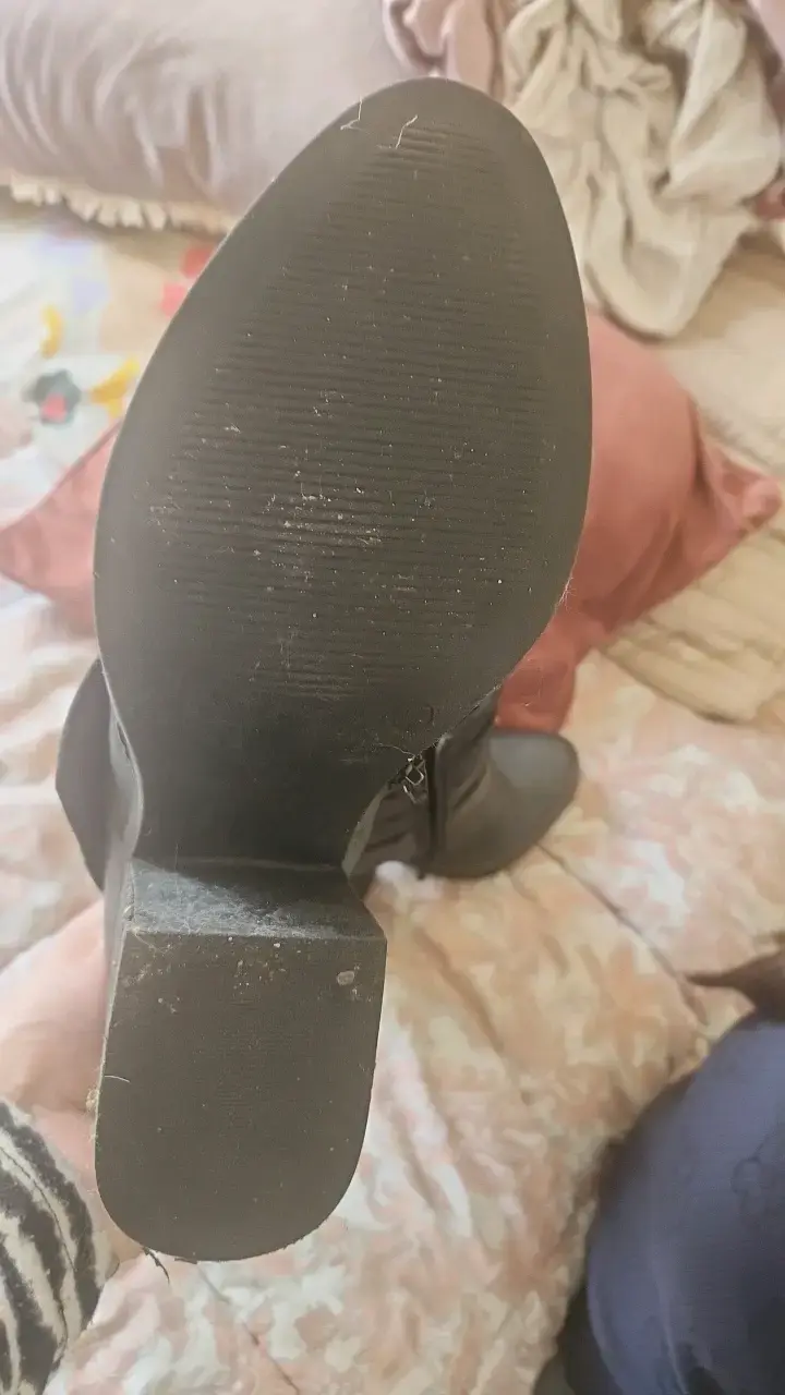 Botines de cuero negro con tacón grueso - 4