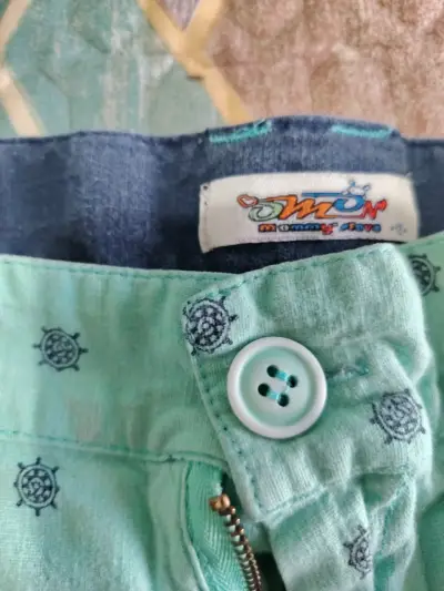 Bermudas verdes con estampado de tortugas para niños - miniatura 4