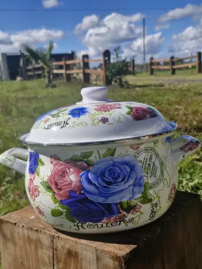 Juego de ollas esmaltadas con diseño floral - miniatura 1