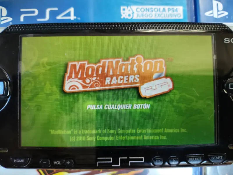 Juego PSP ModNation Racers en buen estado - 4