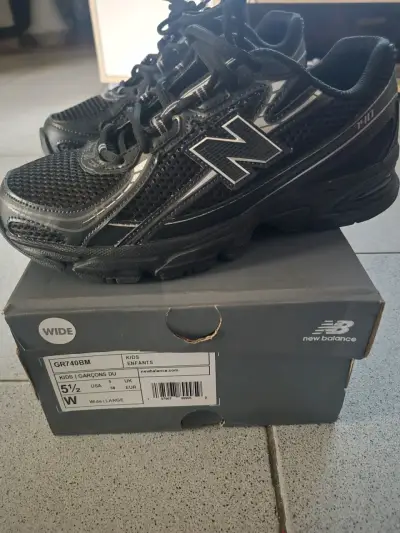 Zapatillas New Balance T410 para niños, negras - miniatura 3