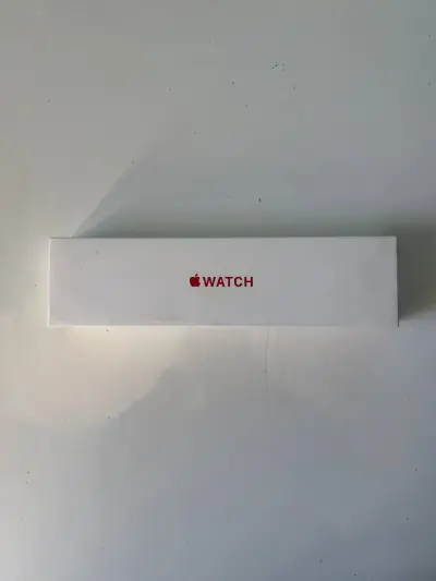 Apple Watch rojo con correa deportiva - miniatura 1