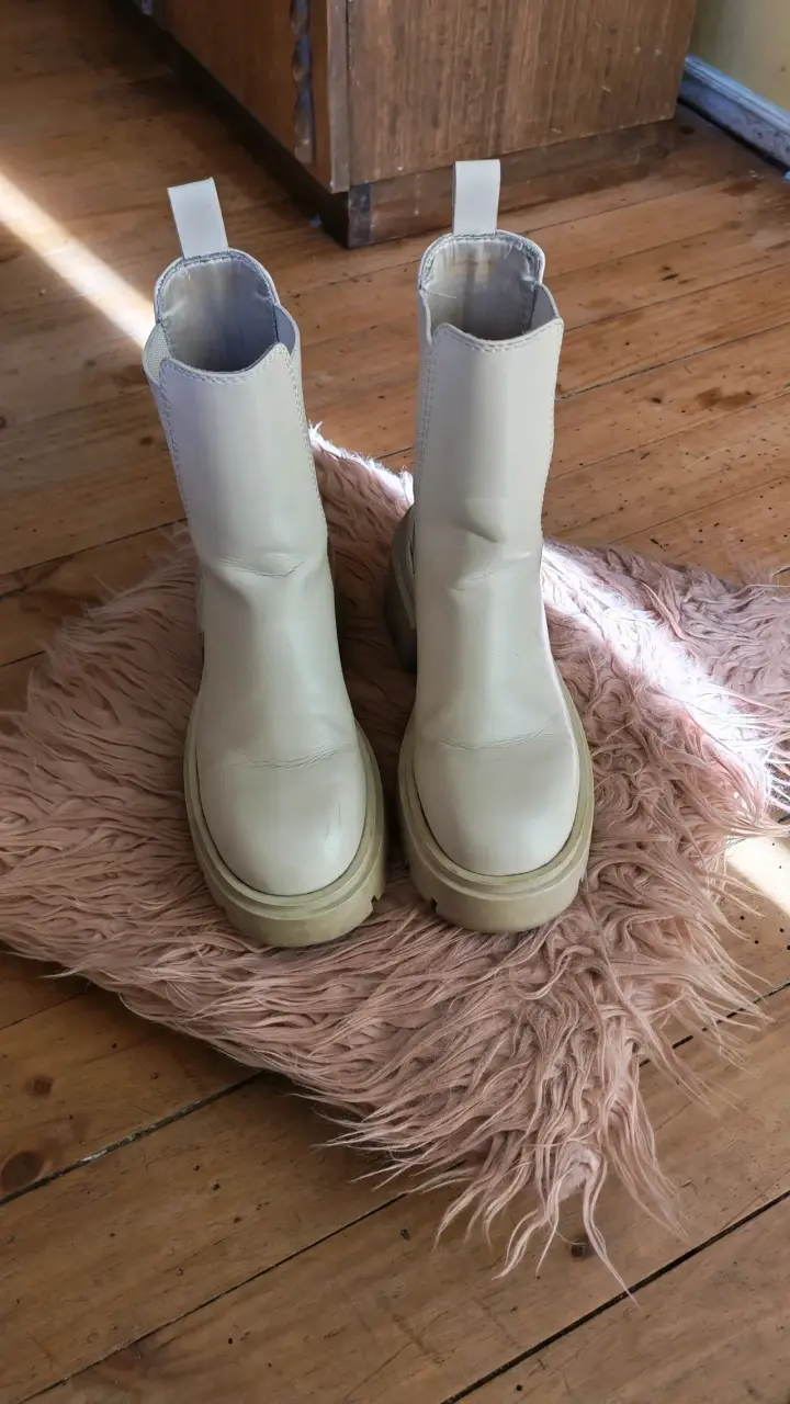 Botas beige de cuero vegano con plataforma - 2