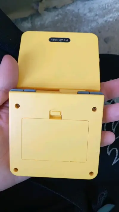 Consola portátil amarilla Powkiddy - miniatura 3