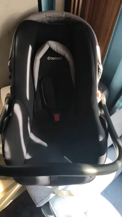 Silla de Auto Bebesit Negra con Capota - miniatura 1
