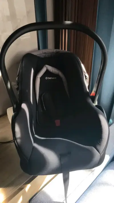 Silla de Auto Bebesit Negra con Capota - miniatura 2