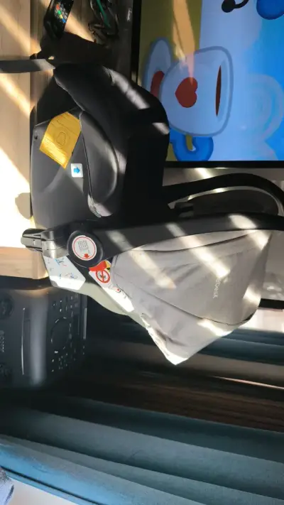 Silla de Auto Bebesit Negra con Capota - miniatura 4