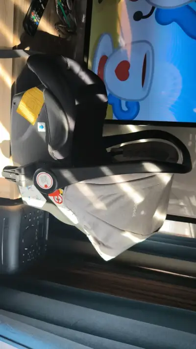 Silla de Auto Bebesit Negra con Capota - miniatura 5