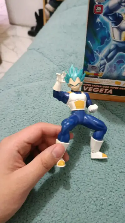 Figura de Vegeta Super Saiyan God Super Saiyan - miniatura 2
