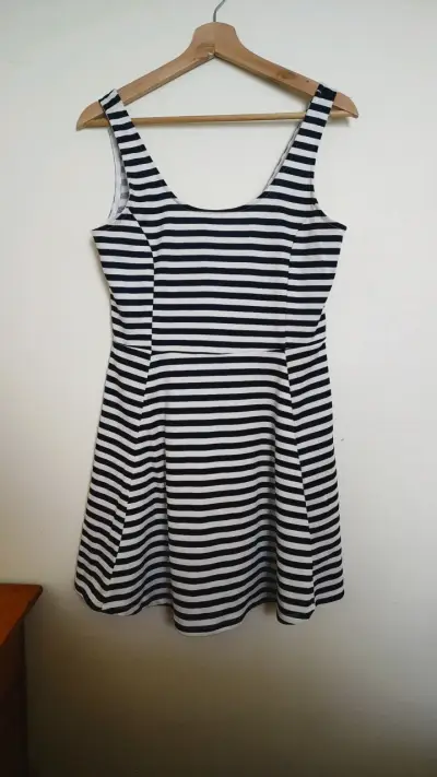 Vestido a rayas blanco y negro H&M - miniatura 1