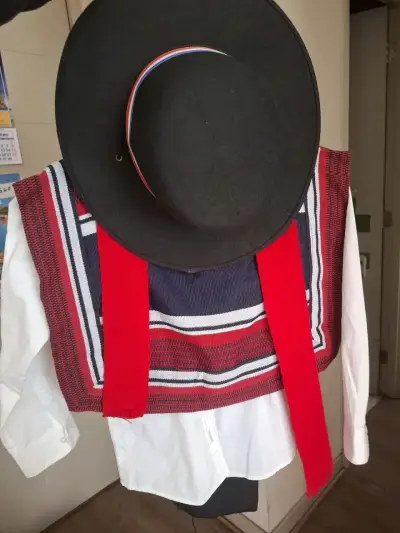 Traje típico chileno niño talla 8 - miniatura 1