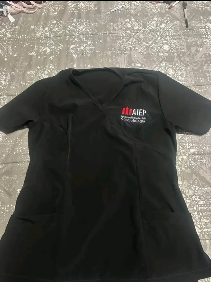 Uniforme de Cosmetología AIEP negro - 1