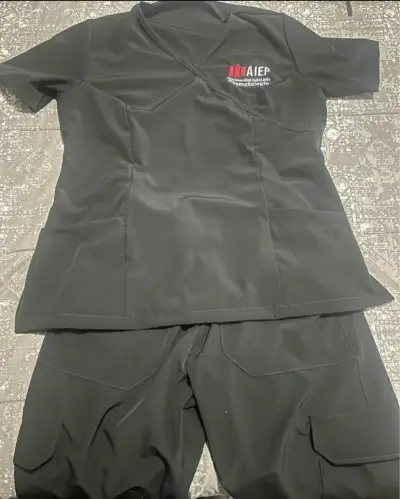 Uniforme de Cosmetología AIEP negro - miniatura 3