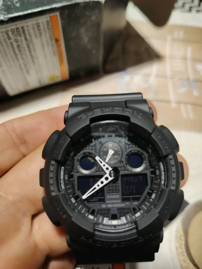 Reloj Casio G-Shock Negro Resistente al Agua - 1
