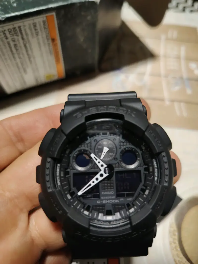 Reloj Casio G-Shock Negro Resistente al Agua - 2