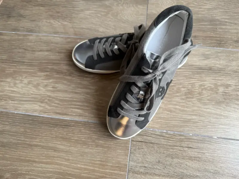 Zapatillas casuales color gris metálico - 2