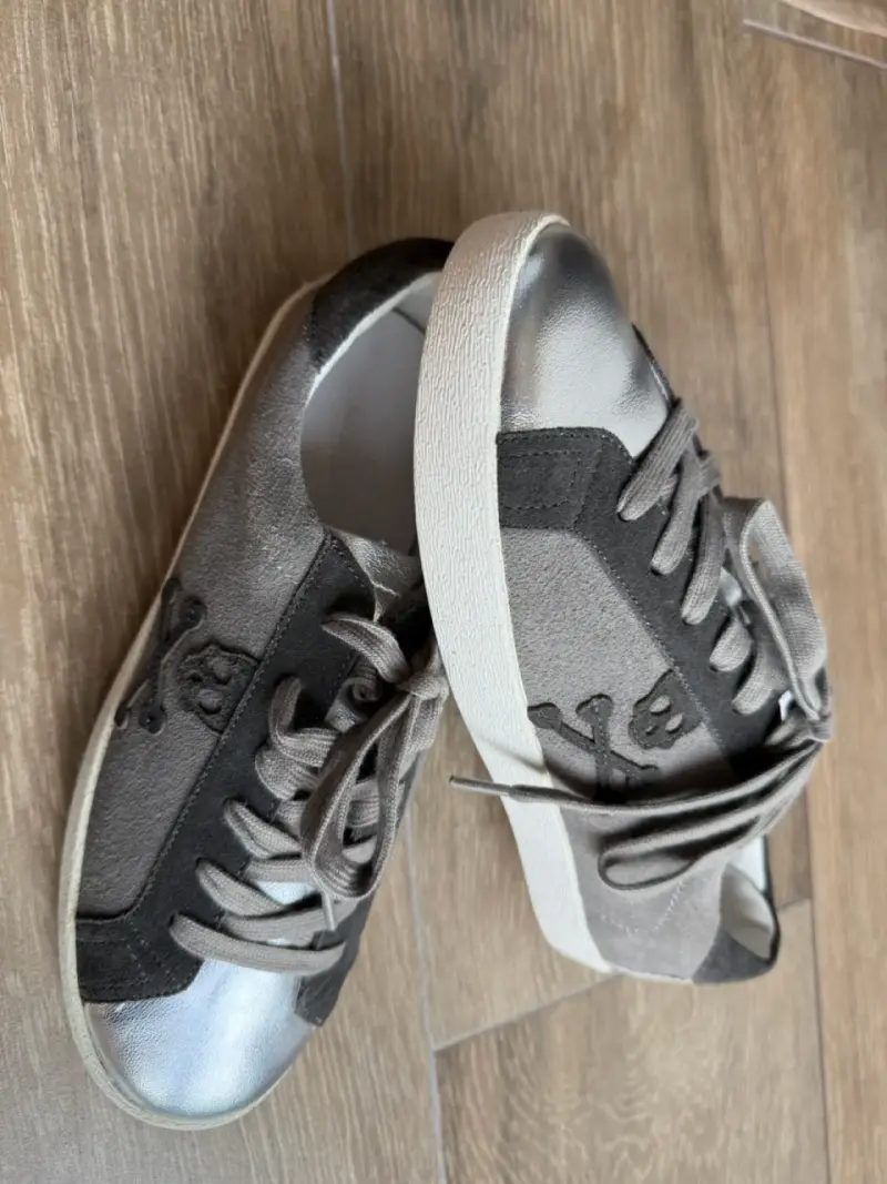 Zapatillas casuales color gris metálico - 4
