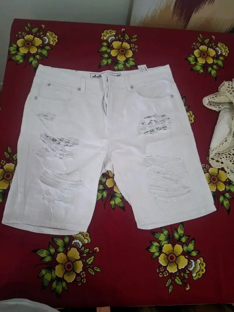 Shorts de mezclilla JJXX con diseño desgastado - 1