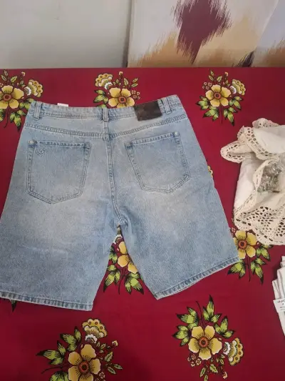 Shorts de mezclilla JJXX con diseño desgastado - miniatura 3