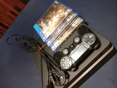 Consola PS4 con control y juegos incluidos - miniatura 1