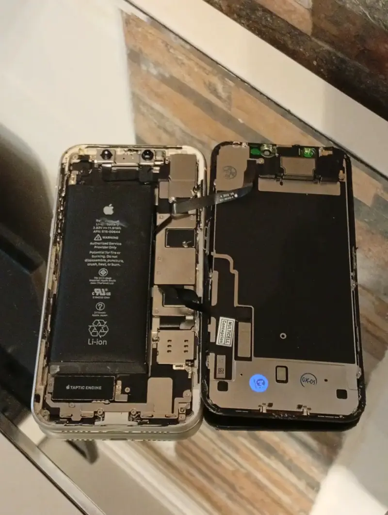 iPhone 11 blanco para repuestos o reparación - 2