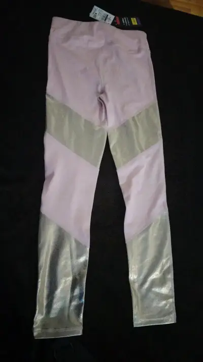 Leggings deportivos rosados con detalles metálicos - miniatura 1