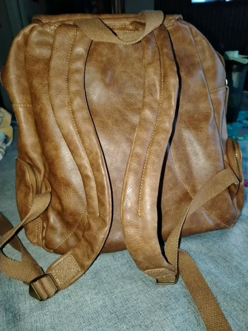 Mochila de cuero marrón con múltiples compartiment - 4