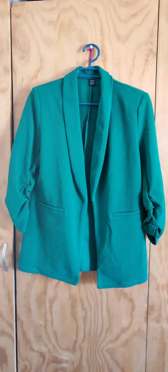 Blazer verde para mujer estilo casual